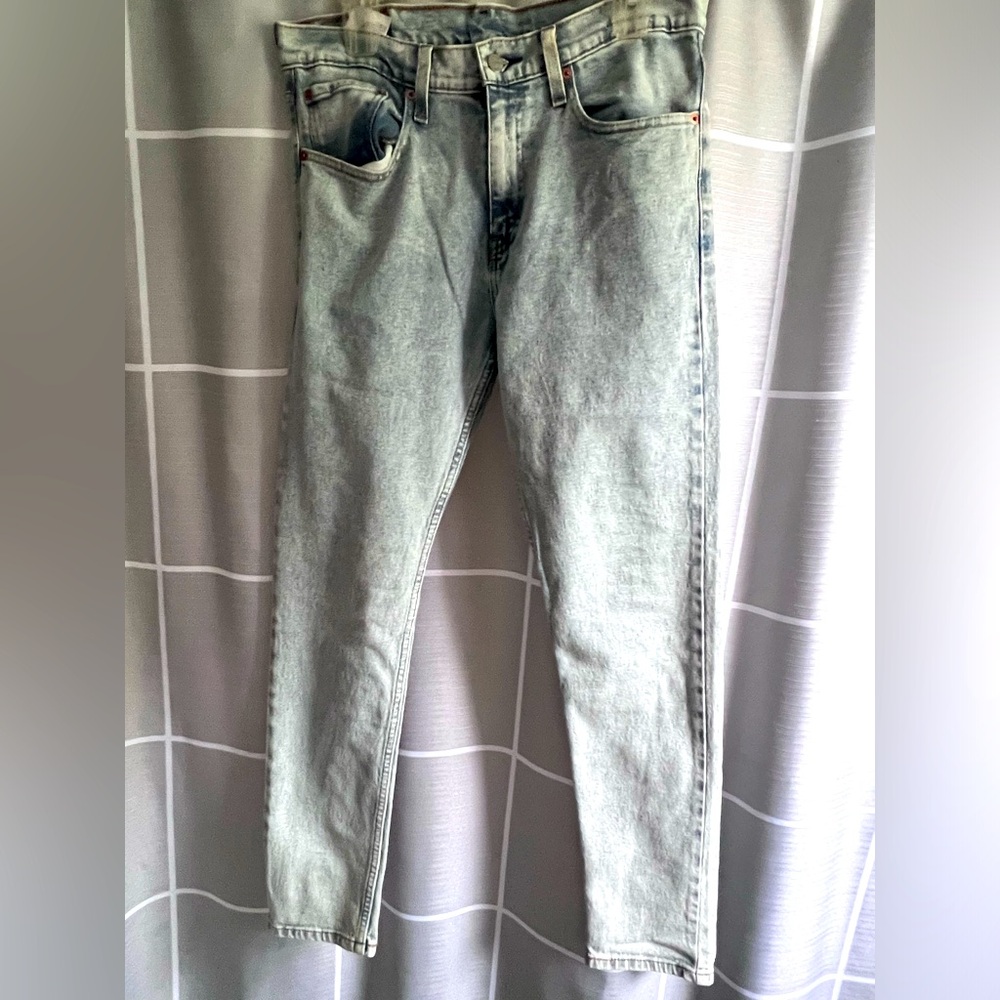 Levis 512™ SLIM TAPER STRETCH SITS BELOW WAIST SLIM THROUGH THIGH
31•32